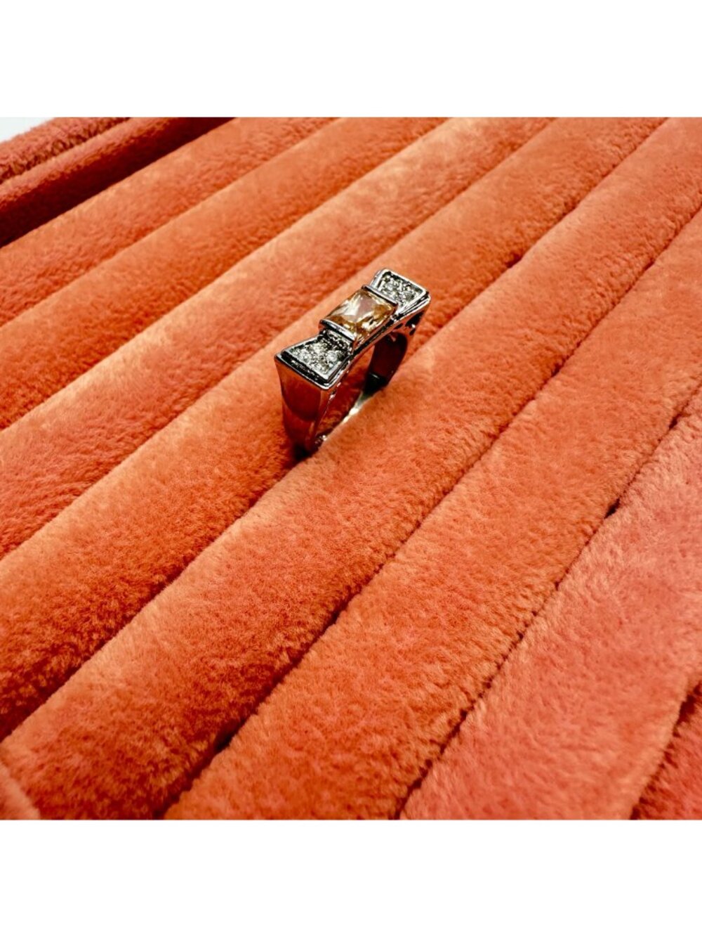 Bow-Style Champagne & Clear Cubic Zirconia Silver-Tone Ring Size 7 - Picture 3 of 16